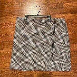WHBM Houndstooth skirt, size 10
